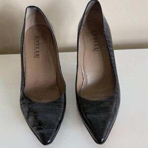 Anyi Lu Black Crocodile Pattern Heels